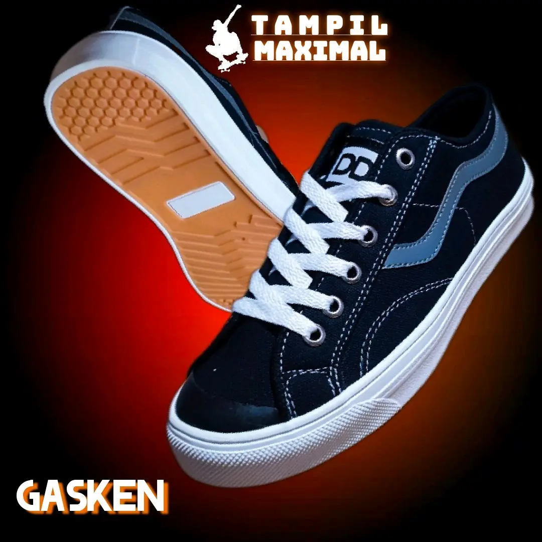 Sepatu Sneakers unisex bahan kanvas warna hitam strip abu sol karet anti slip Damond street Casual Shoes Pria