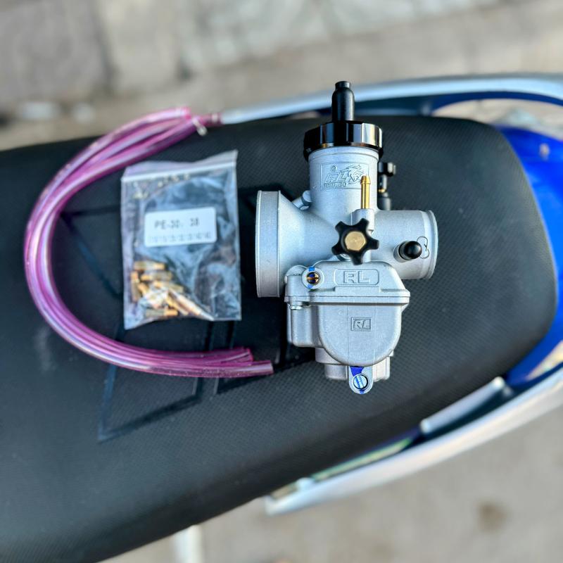 Bình xăng con Redleo ga tròn PE 24-26-28-30-32 chính hãng