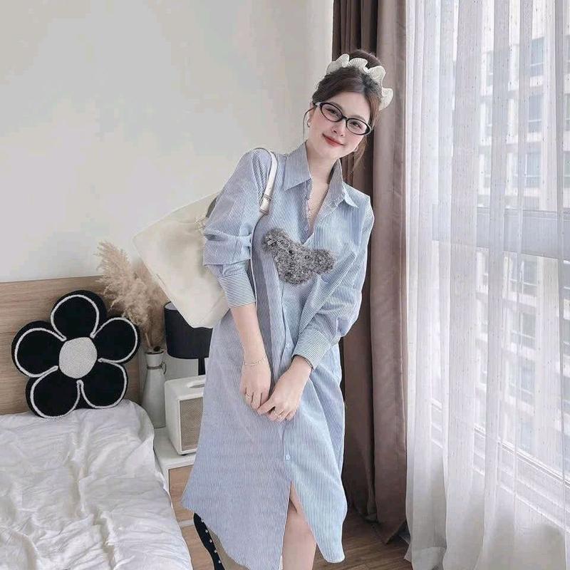 Đầm sơmi chất đủi sọc đính phụ kiện gấu lông xù dưới 58kg 0