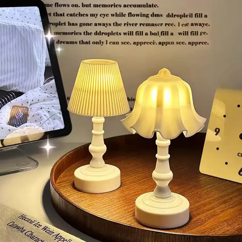 Đèn Bàn, Phong Cách Cổ Điển Ins, Đèn Ngủ Hoa Lan Chuông, Đèn LED Bắc Âu, Thích Hợp Để Chụp Ảnh, Trang Trí Nhà Cửa, Đạo Cụ Chụp Ảnh