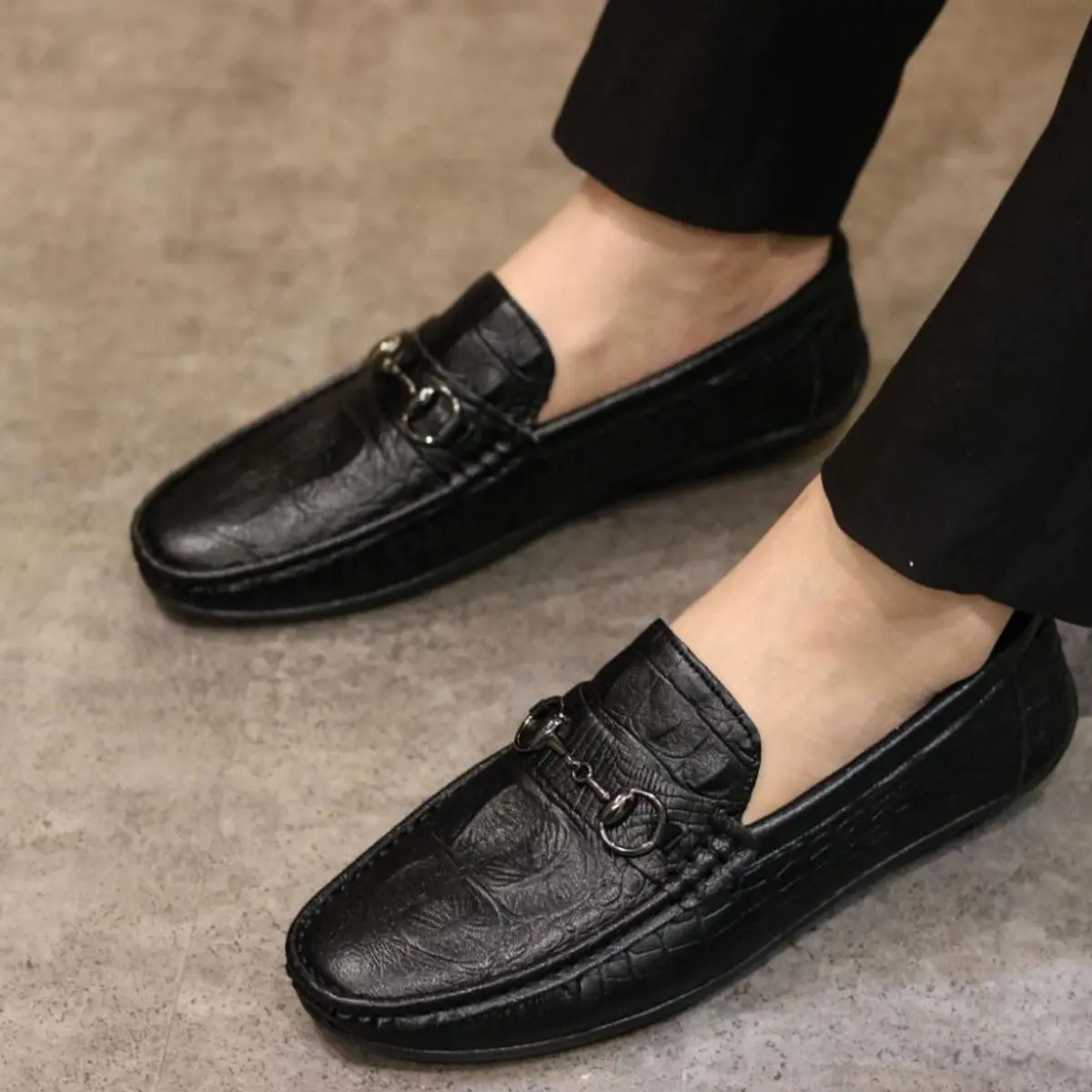Giày mọi nam cao cấp mocasin,giày lười nam da mềm in họa tiết Hoa vân cá sấu đế bằng mềm Cao Su được khâu chắc chắn RUNO G31