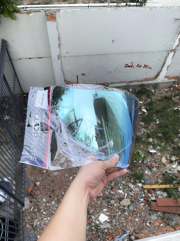 KÍNH GẮN MŨ KLT VÀ KYT VENOM MÀU ÁNH XANH DƯƠNG