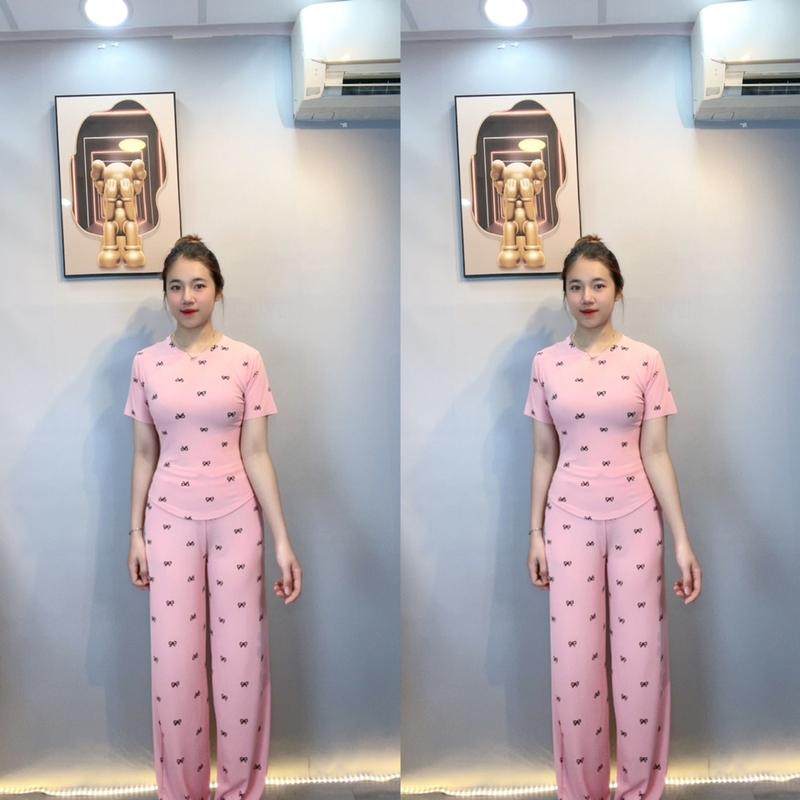 Product Introduction of Set Bộ Áo Vạc Bầu  Nơ + Quần Dáng Suông Nữ Women Top Jacket - Chất Thun Tăm Lạnh Cá Tính Ong  Legging Voi 7