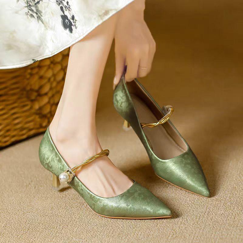 Product Introduction of Pointed Toe Stiletto High Heels for Women, New Chinese Style Mid-Heel Single Shoes, Soft Leather, Comfortable Fairy Style Mary Jane Shoes 24