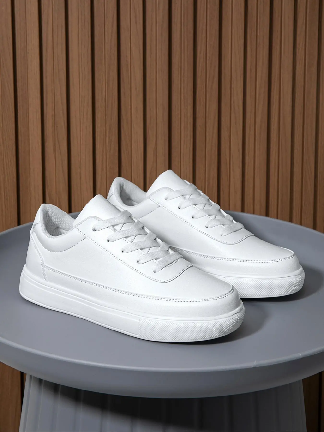 Men's Fashionable White Low Top Lace Up Athletic Shoes, Casual Comfortable Sports Running Shoes, Male All-match Round Toe Shoes for Daily Wear, Closed