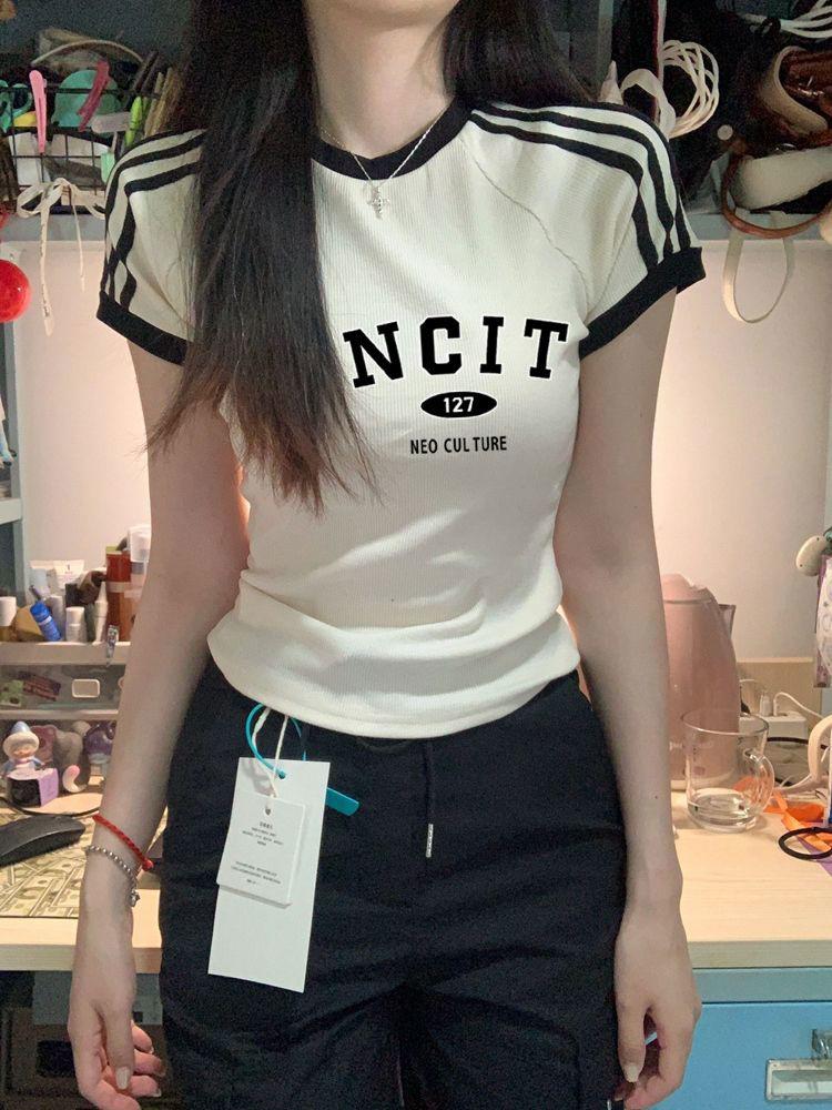 Product Introduction of American Retro Short Top Regular Shoulder Slim Fit Short Sleeve T-Shirt Women White Summer Niche Unique Ins Trend 5