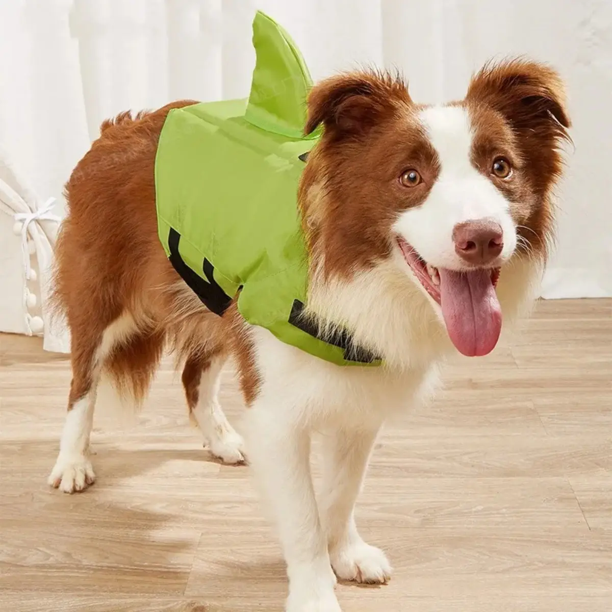 Dog Swimming Vest with Shark Fin Pet Summer Safety Clothes Dog Life Jacket Corgi Swimwear Bulldog Life Vest Pet Swimming Suit