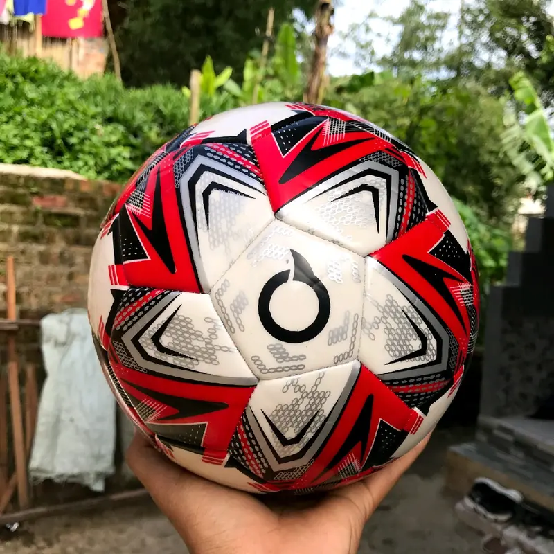Bola Sepak Ortuseight Size 4 dengan Gratis Pompa Mini Jaring Dop Pentil Ball Outdoor bola mini soccer 1