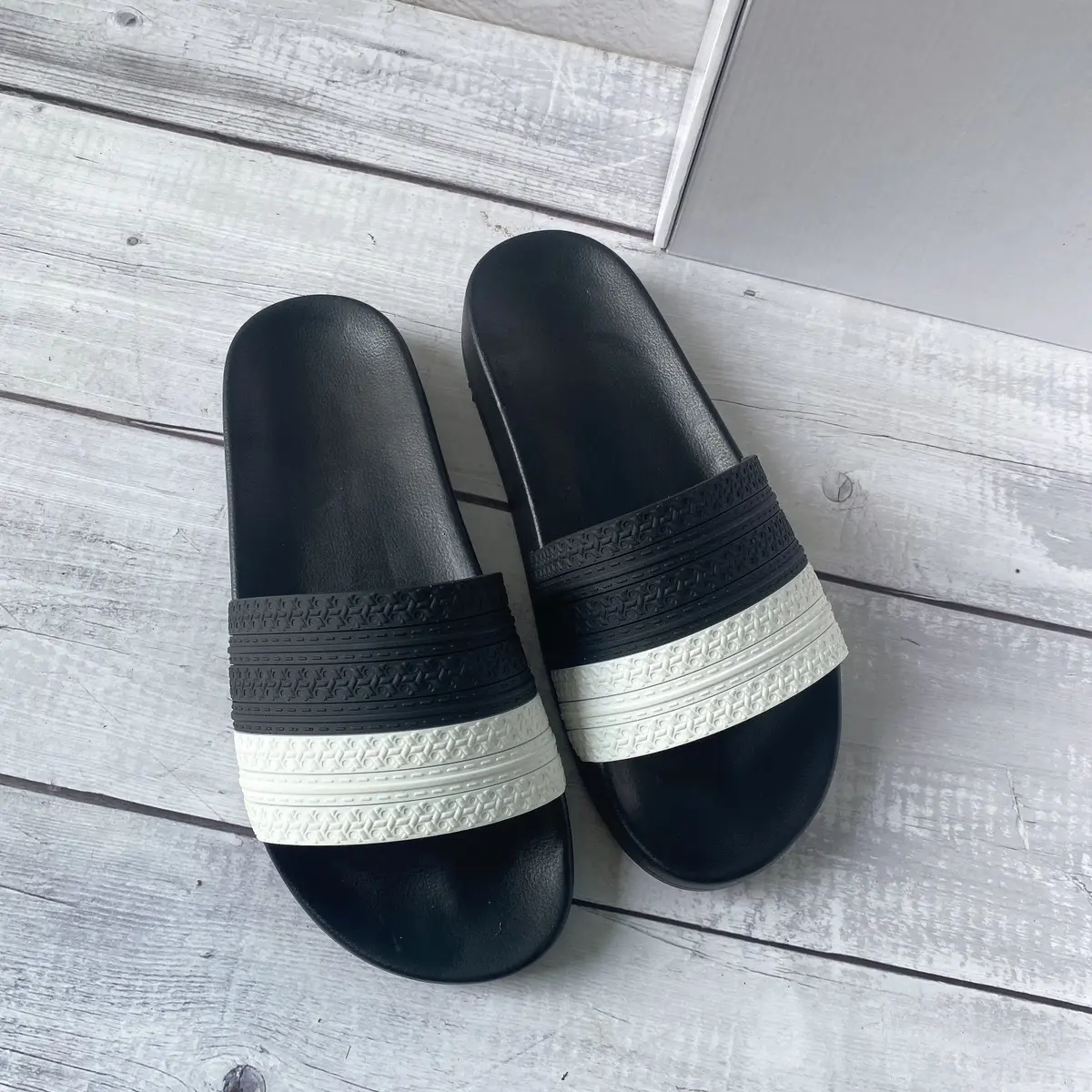 Dép Nam Quai Ngang 3 Sọc Hottrend Đủ SIZE DéP Đế Bằng Dép Lê Slipper đẹp