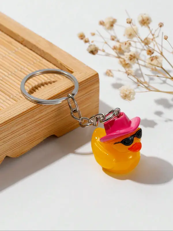 Cute Duck Design Keychain, 2024 Lovely Style Fashionable Duck Shaped Keychain for Women & Men, Trendy All-match Keychain for Birthday Gift 2