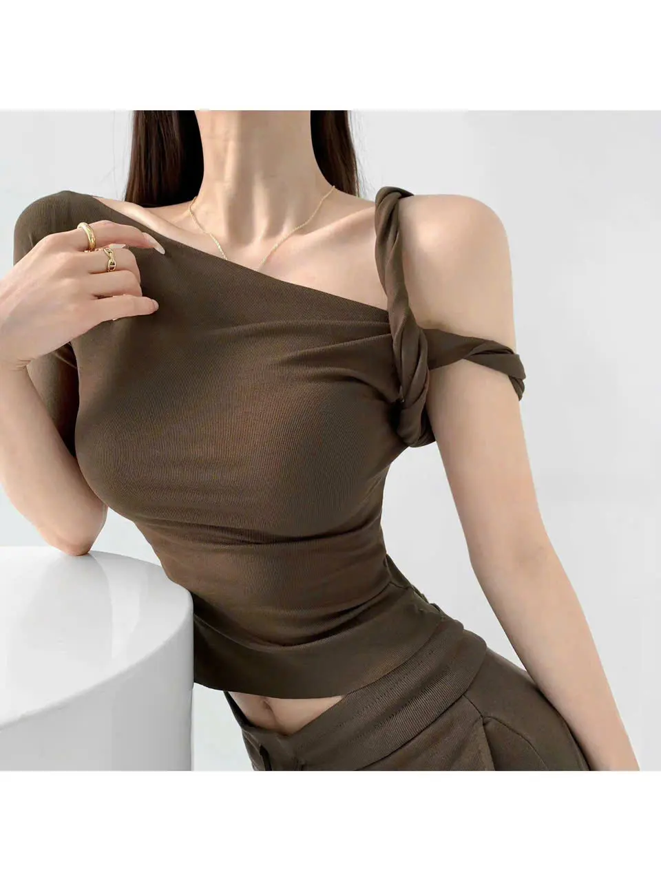 Áo Kiểu Nữ Xoắn Vai Một Bên Trơn Nhiều Màu Women