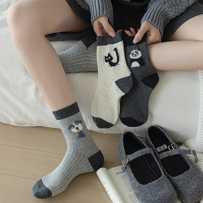 Product Introduction of Cute Animal Socks Cartoon Puppy Cat Trendy Autumn/Winter Cotton Yarns Flocking Plush Stockings Fashion Warm Casual Women's Socks 19