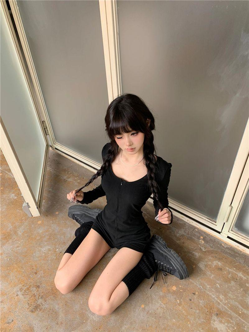 Product Introduction of American Style Sexy Hot Girl Long Sleeve Zipper Jumpsuit Women Spring New Elegant High Waist Slim Fit Flattering Shorts 8