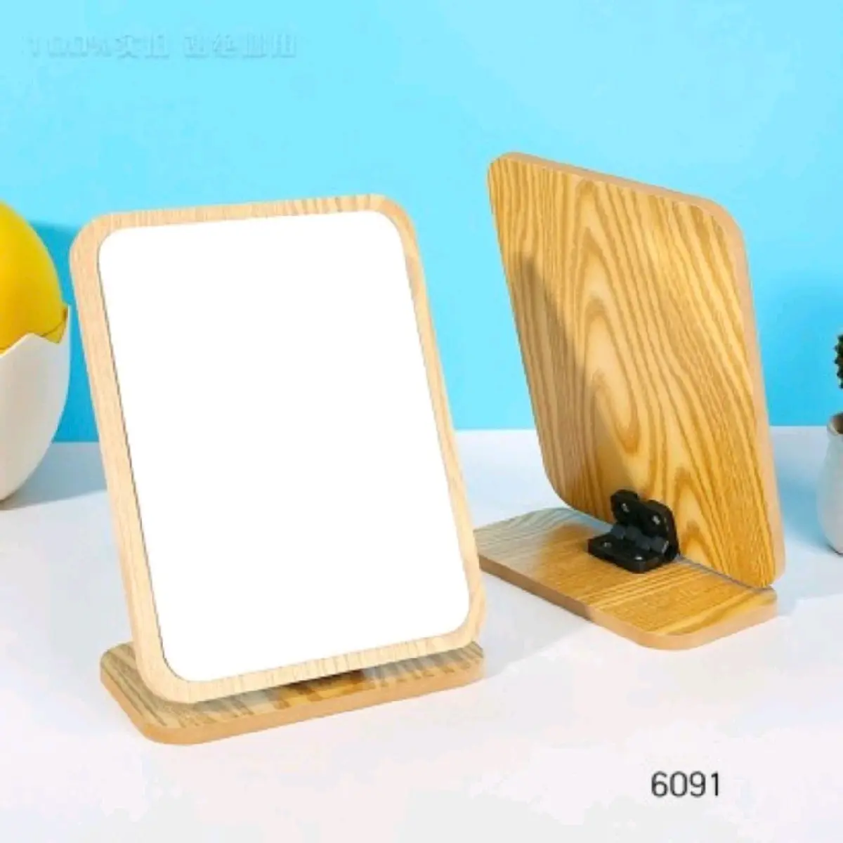 gương soi  đặt trên bàn tiện lợi