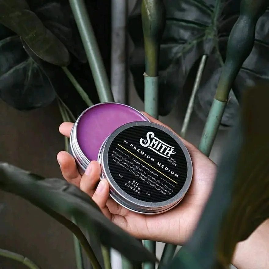 Smith Pomade Oilbased Premium Medium 85 Gram + Sisir Steril + Sticker + Pouch + Papperbag