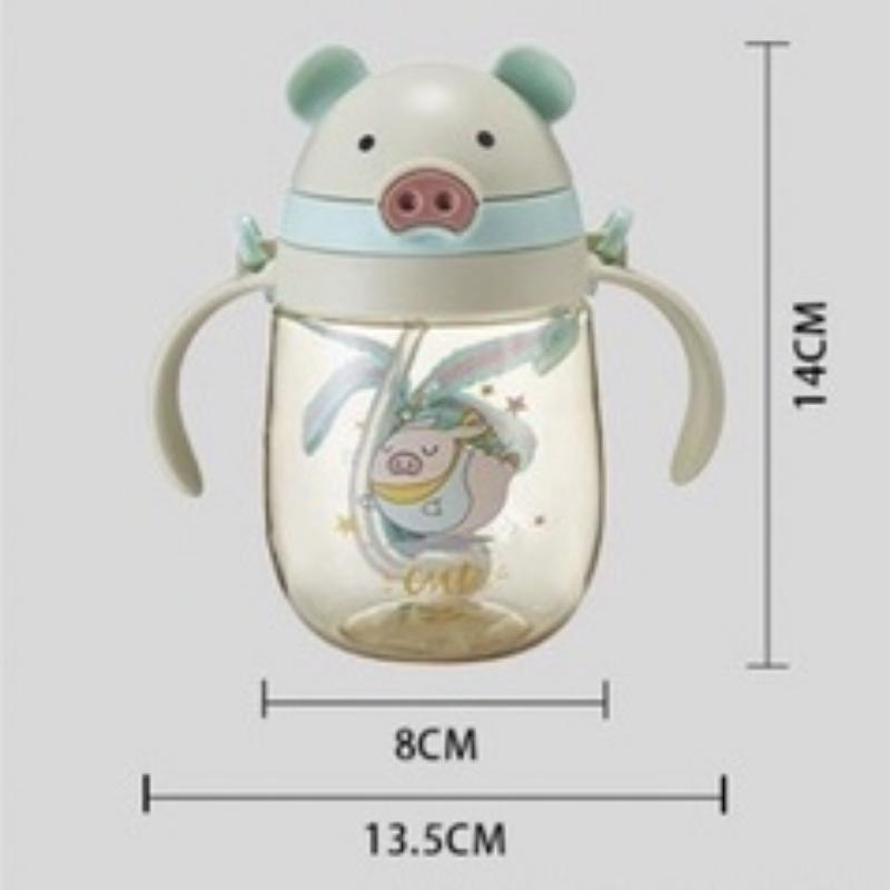 ยึดรูปแบบเดียวกัน [ส่งทุกวัน] TRIO.KIDS แก้วน้ำหัดดูดน้องหมู แก้วน้ำหัดดื่ม 350 ML ไม่หก มีที่จับถนัดมือ ทั้ง 2 ข้าง และฝาปิดเก็บปลายหลอด 6