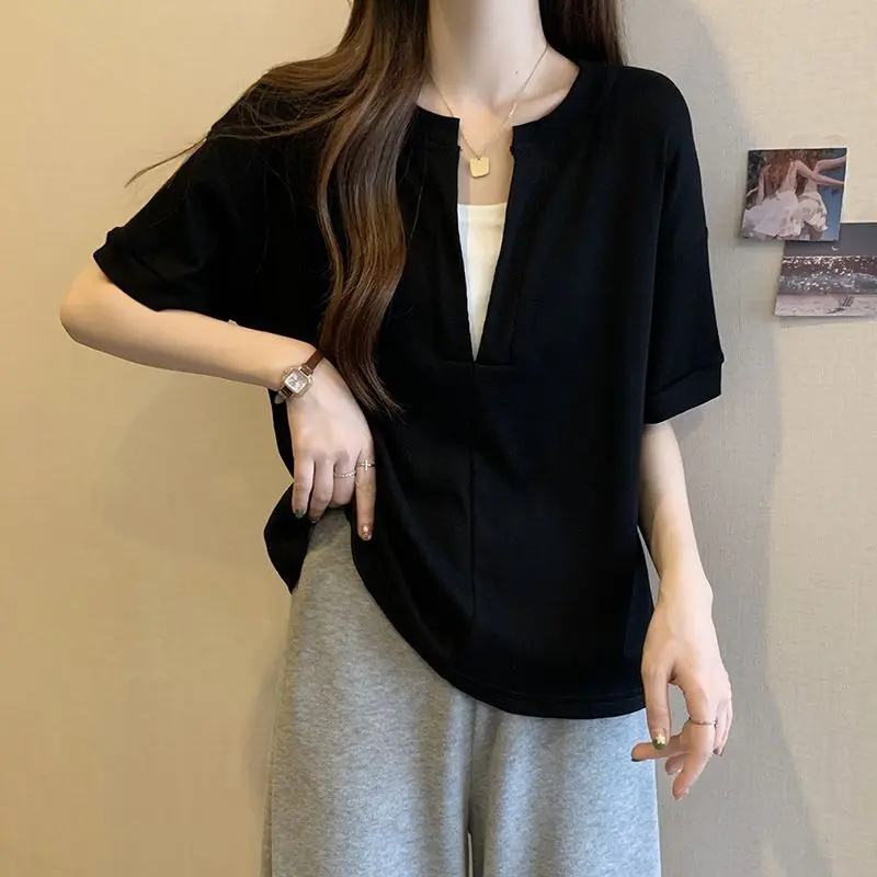 plus Size Fake Two Pieces V-neck Short-Sleeved T-shirt Women's Summer Belly Covering Loose Design Short Top