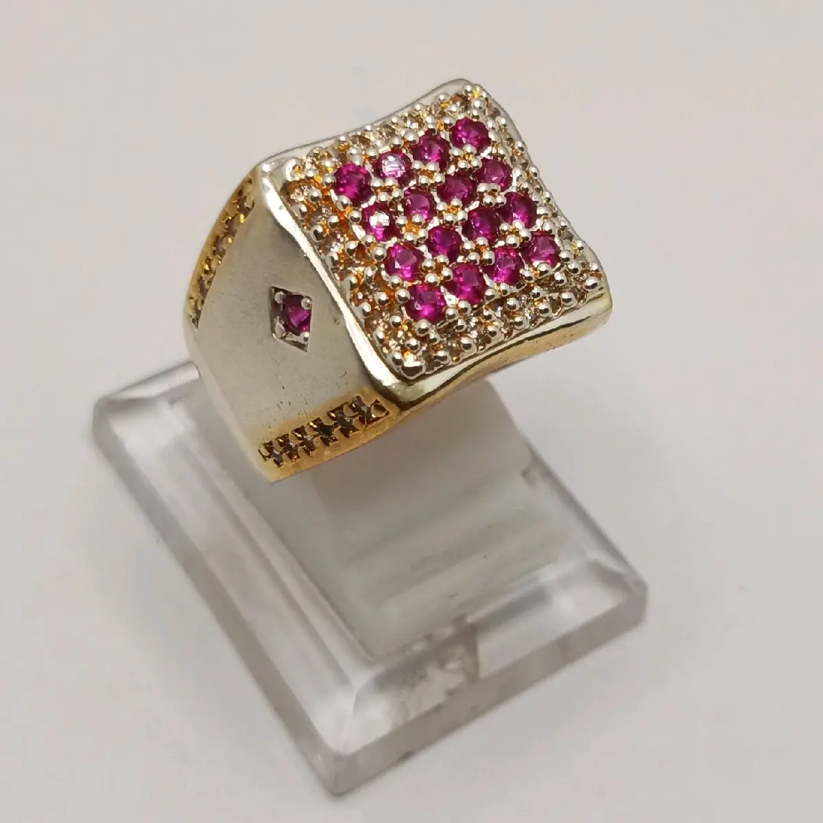 BATU PERMATA MERAH SIAM MATA 16 RING MEWAH