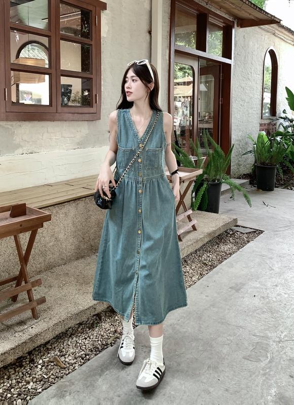 Product Introduction of Y. French Style Temperament V-neck, Vest Denim Dress Casual Womenswear 6