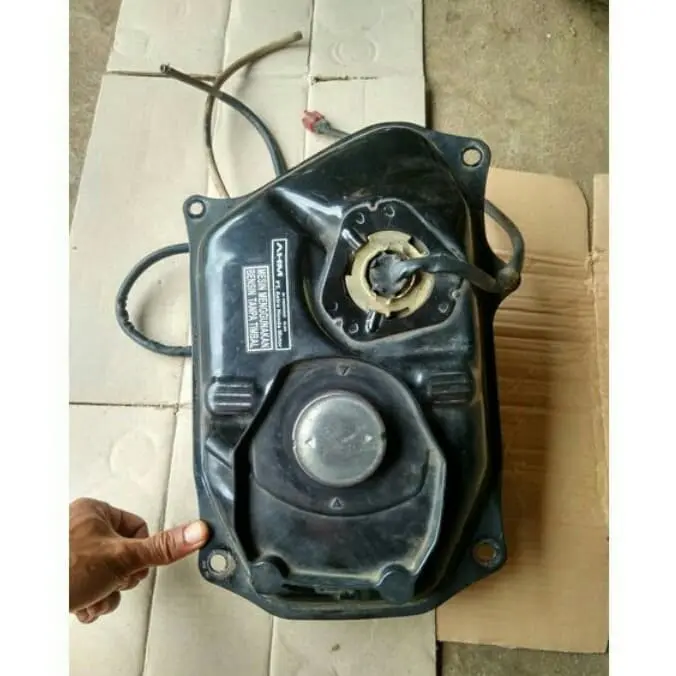 Tangki tengki vario 110cc yg karburator ori mulus Motorcycle