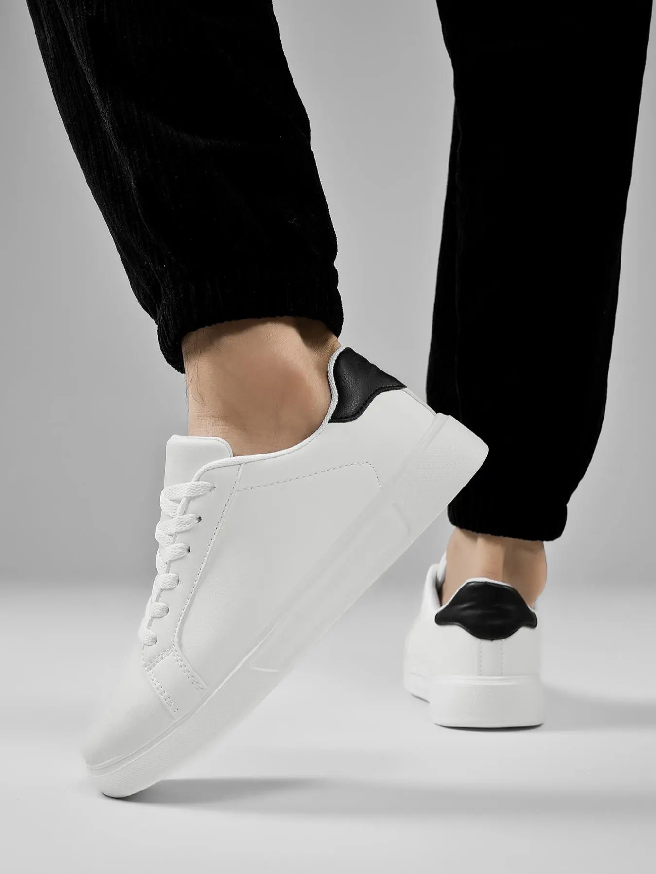 Men's Fashionable Lace Up Low Top Sneakers, Casual Comfortable Breathable Sports Shoes, Trendy All-match Sneakers for Daily Wear, Closed