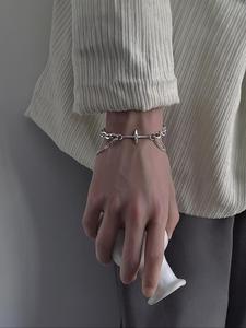 Pulsera con dijes de estrella cruzada, pulsera de eslabones a juego elegante y accesorios de moda para hombres y mujeres, joyería de cumpleaños o festiva como regalo, accesorio de moda urbana