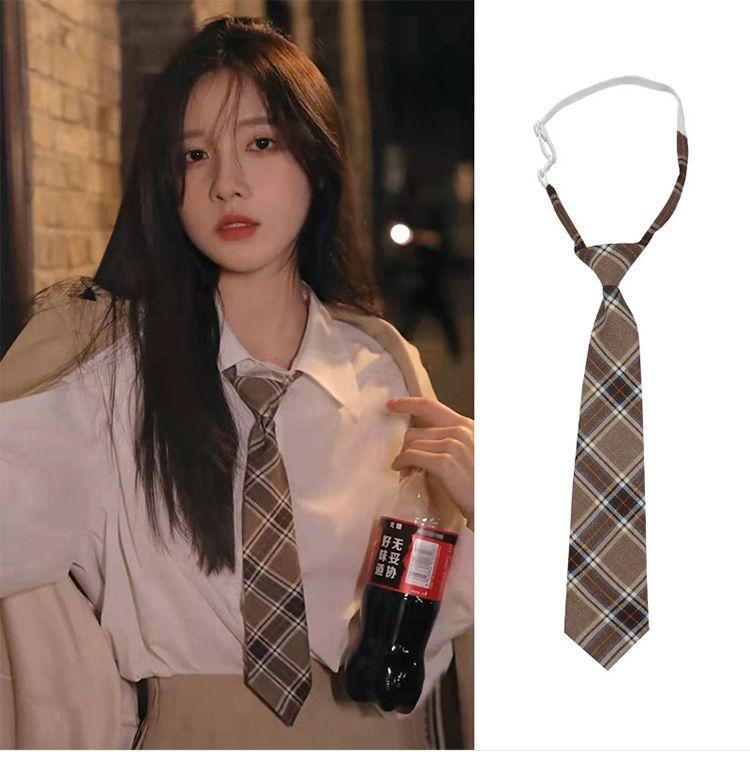Product Introduction of Cà Vạt Kẻ Sọc, Phong Cách Cổ Điển Màu Nâu, Dành Cho Nữ, Phong Cách Preppy Nhật Bản JK, Lười Biếng Và Tự Do, Phụ Kiện Áo Sơ Mi, Cà Vạt Nơ, Thích Hợp Cho Nam Và Nữ, DK Cà Vạt 4