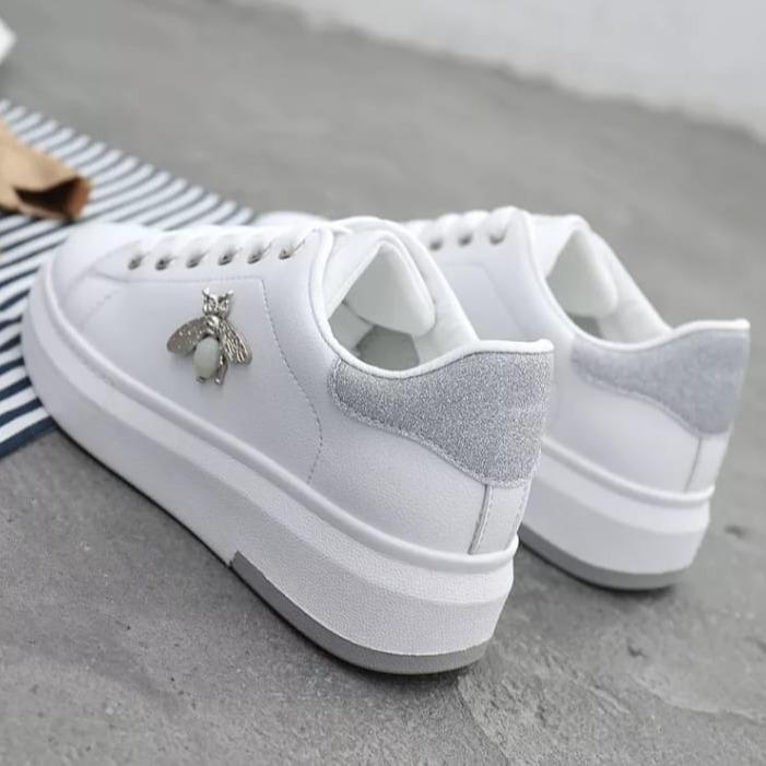 Shoestea. Sepatu Sneakers Wanita Preasi lebah Terbaru Dua Warna Aneka Ukuran untuk Wanita 37-40 Casual 1