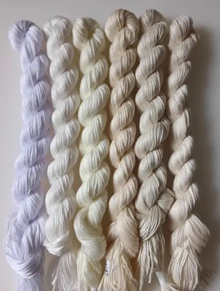 1 cuộn Chỉ thêu cotton (1 cuộn Xoắn lớn hơn 40m)