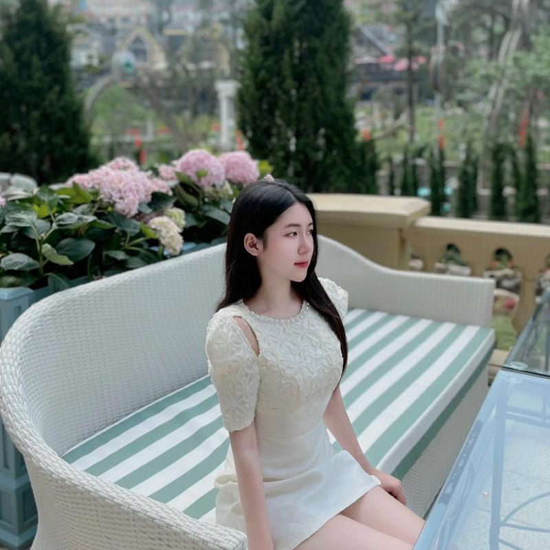 Váy xẻ vai cổ ngọc xinh xỉu cho các nàng 2