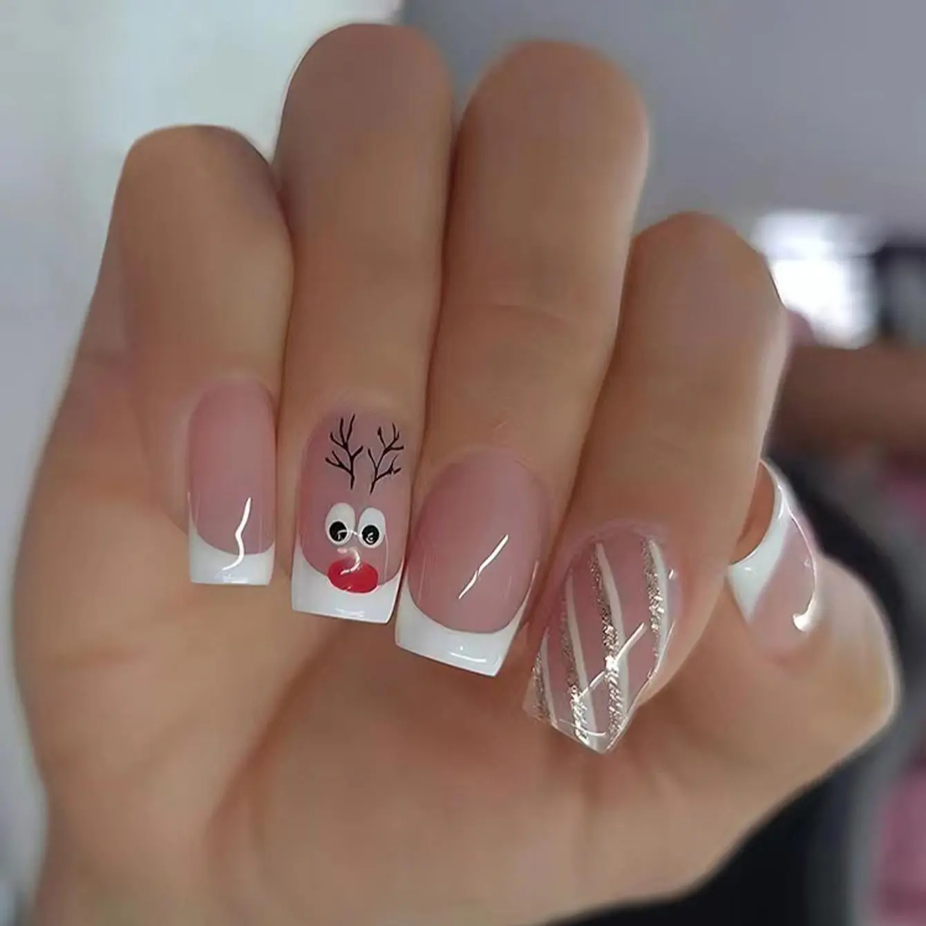 24pcs/Box Cute Reindeer Press On Nails, Short Square Glitter False Nails with Tools, Christmas Gift