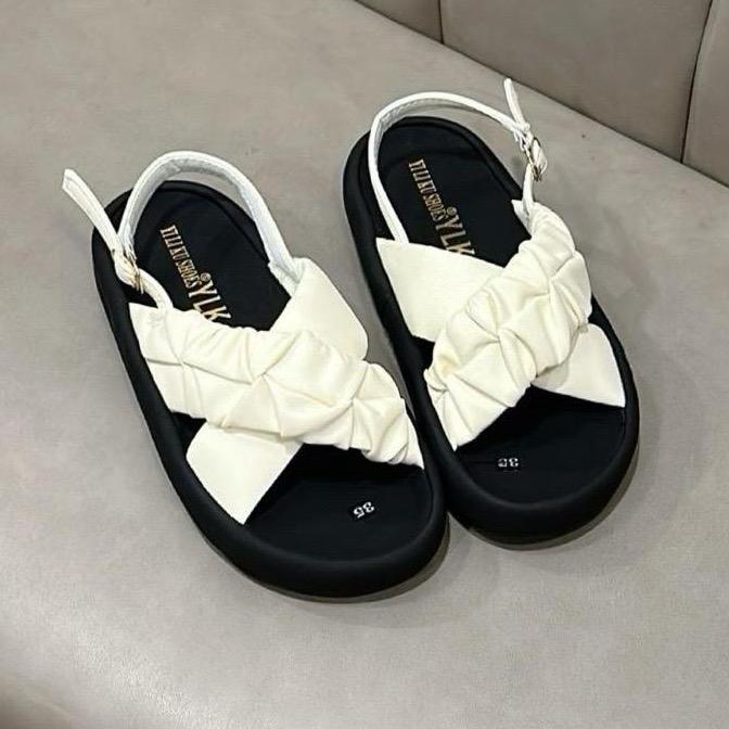 Sandal Nữ quai chéo nhúng đế cao 3cm nhẹ chân mũi tròn màu nâu/đen/trắng da mềm nhẹ chân