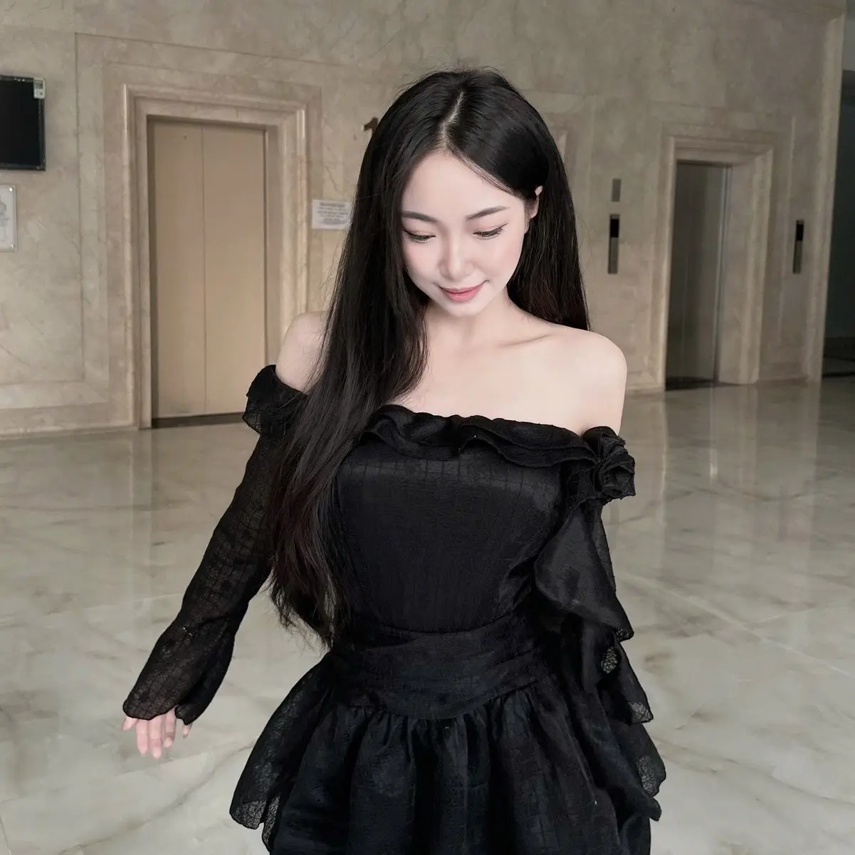 Set áo trễ vai hoa phối quần váy bồng vải ren siêu xinh