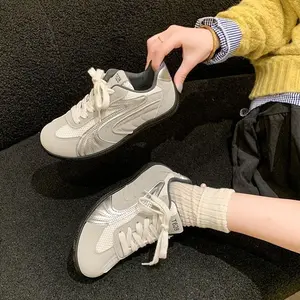Sepatu Olahraga Wanita Gaya Klasik Sneakers Retro Trendy Nyaman Material Mesh Bernapas Optimal Sol Karet Anti-Slip Kasual