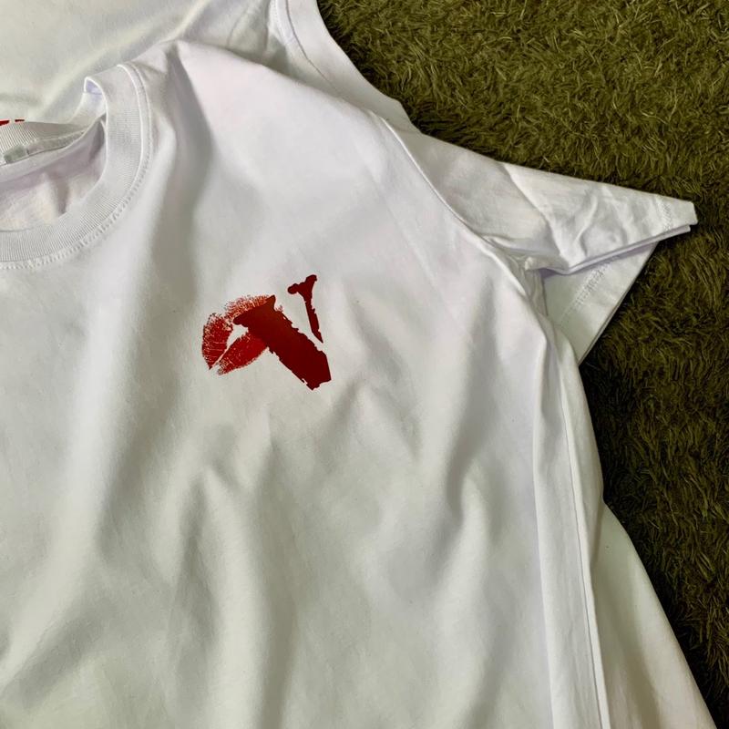 (J-R) T-shirt Kiss Mark/Kaos Kiss Viral Inisial Custome/Unisex/Premium Cotton Combed 30s 0