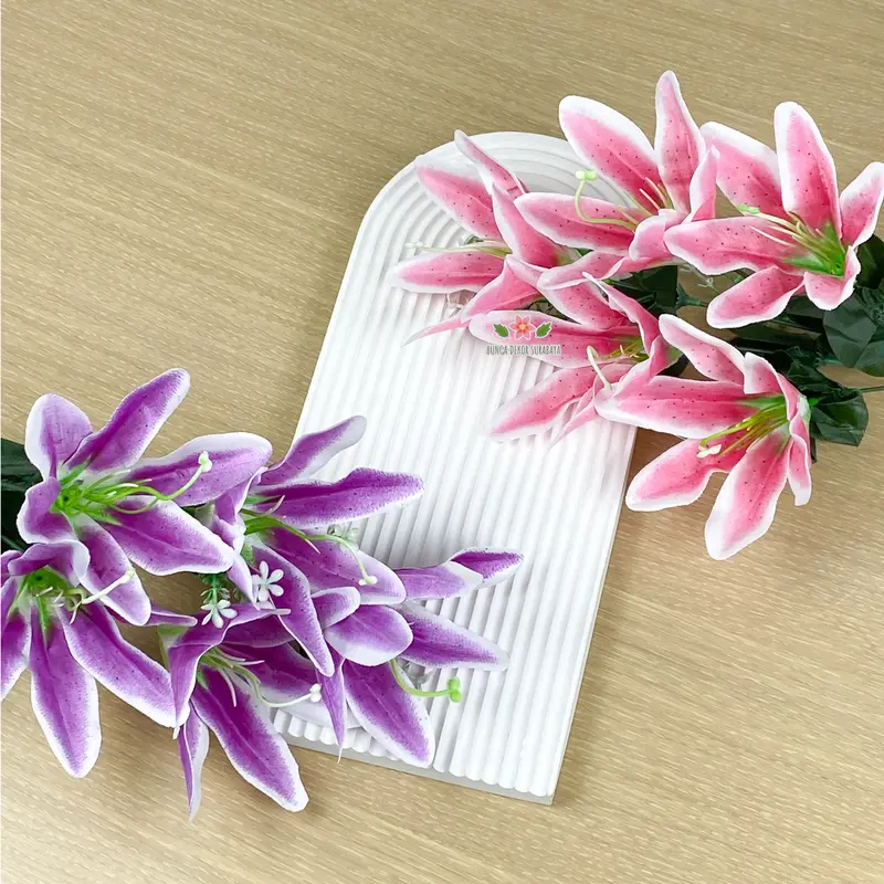 Lily Bintik Artificial / Bunga Artificial / Bunga Plastik / Bunga Dekorasi / Dekorasi Pernikahan / Pernikahan 3
