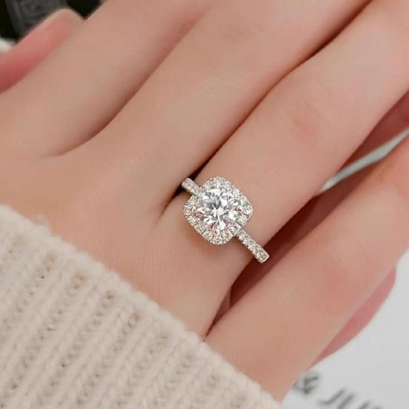 Nhẫn đá thiết kế mặt túi xách tiểu thư, thanh lịch cho nữ