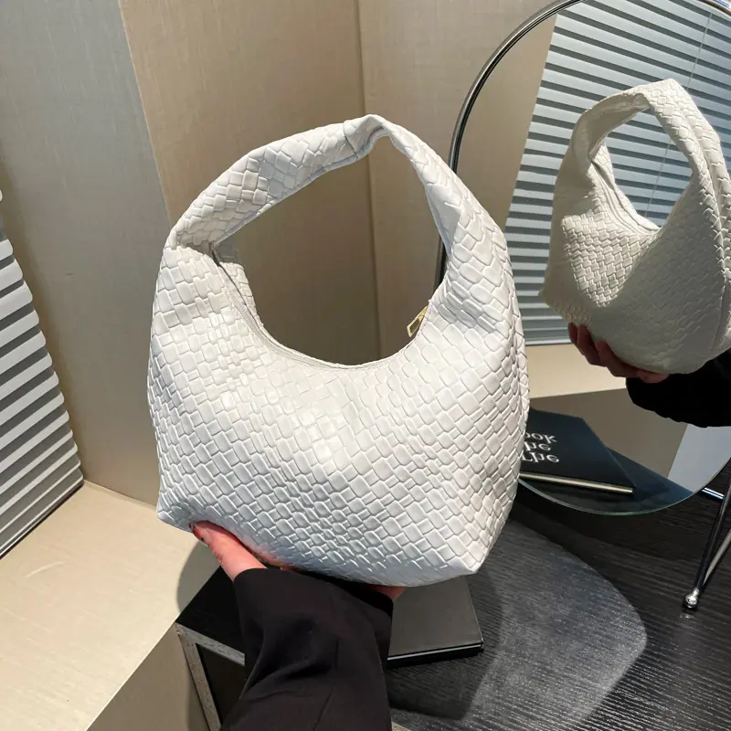 High-End Stylish Underarm Small Bag for Women 2024 New Niche Casual Woven Crescent Bag Versatile Small Tote Bag