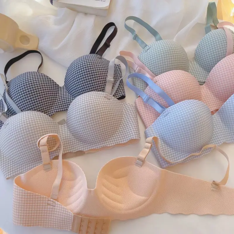 Underwear Ladies Gathered Rimless Bra Detachable Shoulder Strap One-piece Seamless Comfort.
