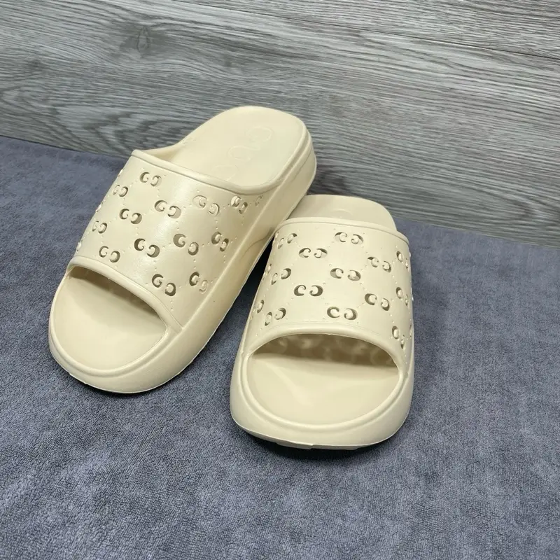 Dép Nam Nữ đục lỗ đế cao su nhẹ, cao 5cm, đúc Eva nguyên khối , Siêu Êm