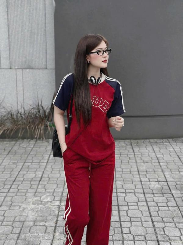 Set Bộ Phối Màu Chạy Sọc Nổi in chữ CLUB  chất cotton cổ bo dệt quần cạp chun co giãn có dây rút có túi phong cách thể thao năng động 2025 top 1