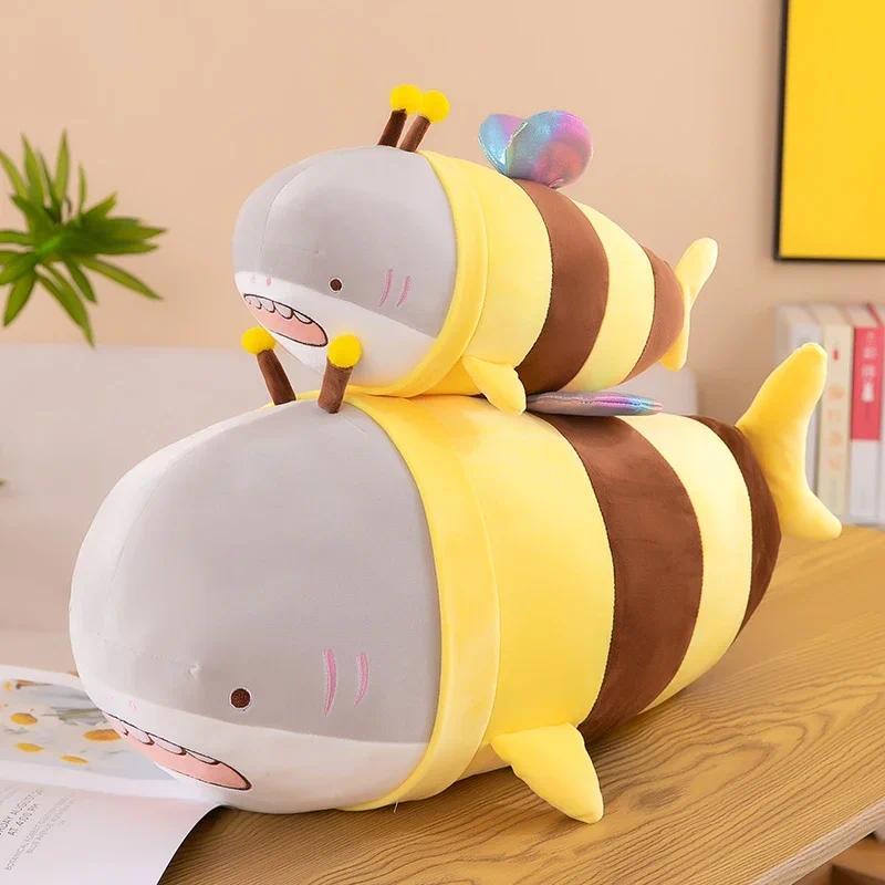 1 Chiếc Đồ Chơi Nhồi Bông Búp Bê Ong Cá Mập Mềm Gối Ôm Cá Mập Mô Hình Nhân Vật Hành Động Đồ Chơi Nhồi Bông Búp Bê Ôm Ngủ Quà Tặng Sinh Nhật Cho Trẻ Em Toy Phát Nhạc 0