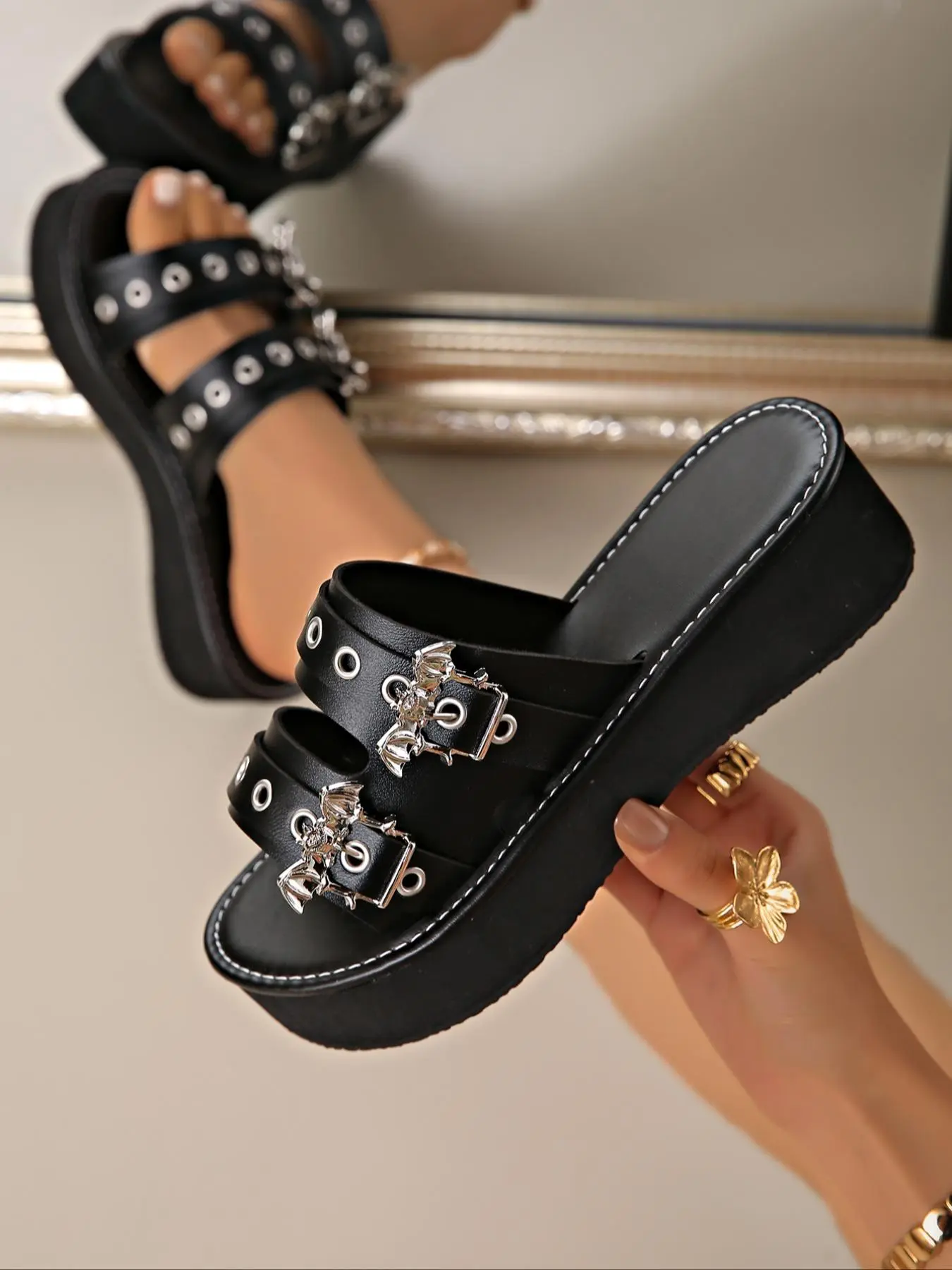 Women's Punk Style Spider & Bat Decor Platform Sandals, Fashionable Chunky Sole Sandals for Summer, All-match Commuter Shoes for Work & Daily Wear, Girl