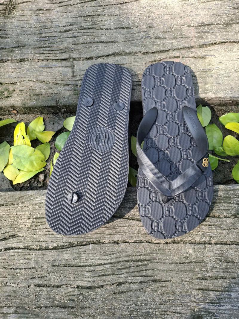 Product Introduction of Dép Kẹp Nam Đế Hoa Văn Cao Su Dẻo Mềm Size 38-43 - Đế Bằng 21