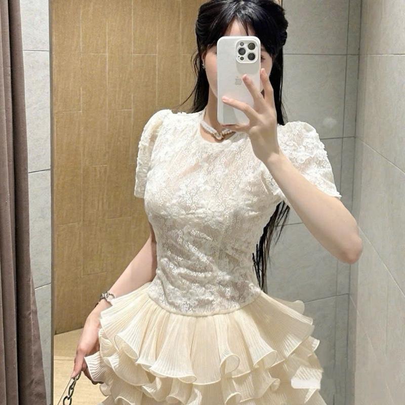 Váy ren bèo tầng xinh hai màu 1