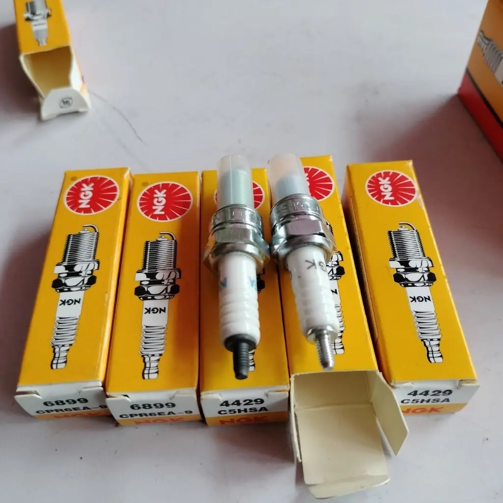 ￼BUGI NGK Hàng Chất Lượng Dành Cho Các Dòng Xe giá Lẻ