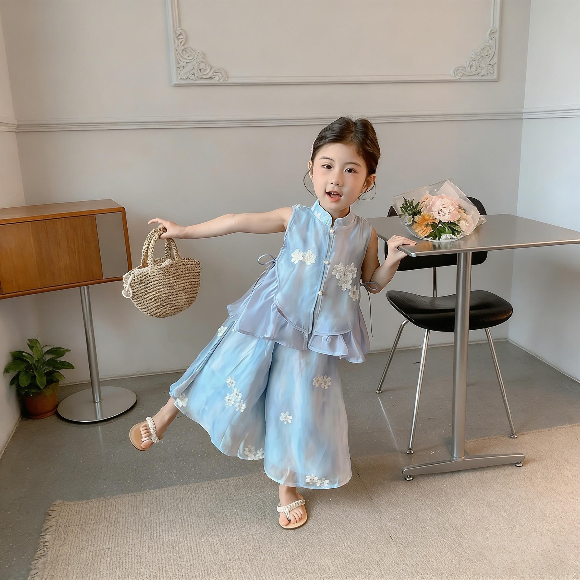 Ceria-Setelan Musim Panas Anak Perempuan/ Set Dua Potong Gaun Tanpa Lengan dengan Motif Bunga 2026 Ceria-Setelan Musim Panas Anak Perempuan/ Set Dua Potong Gaun Tanpa Lengan dengan Motif Bunga 2026