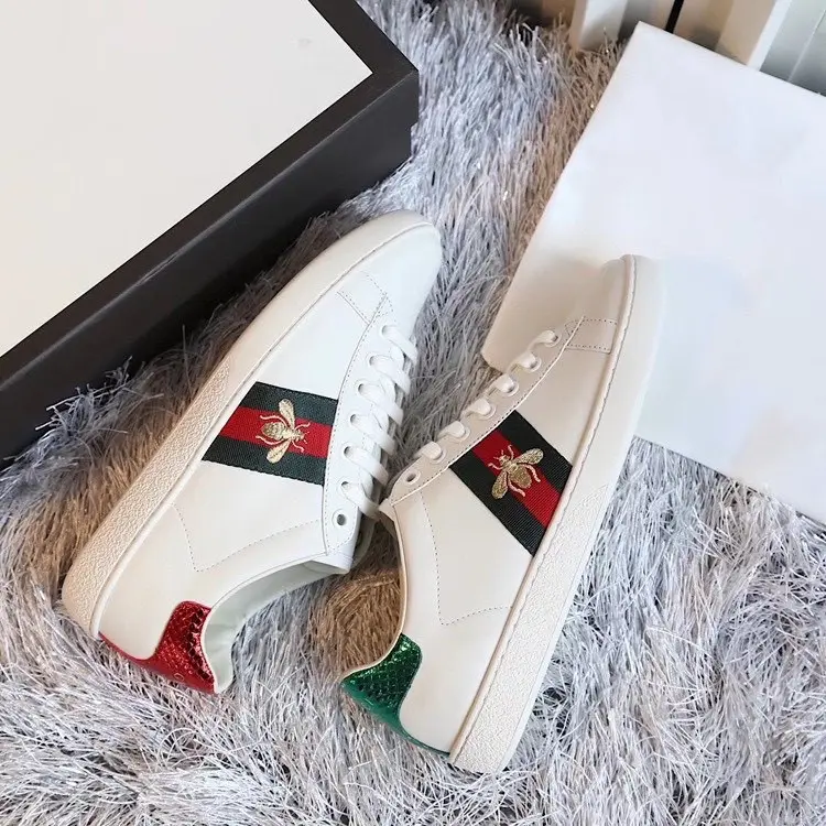 Giày ong thêu nam full size 38-43 hot trend Sneaker Đế Bằng Shoes Mũi tròn Mùa hè Mùa đông
