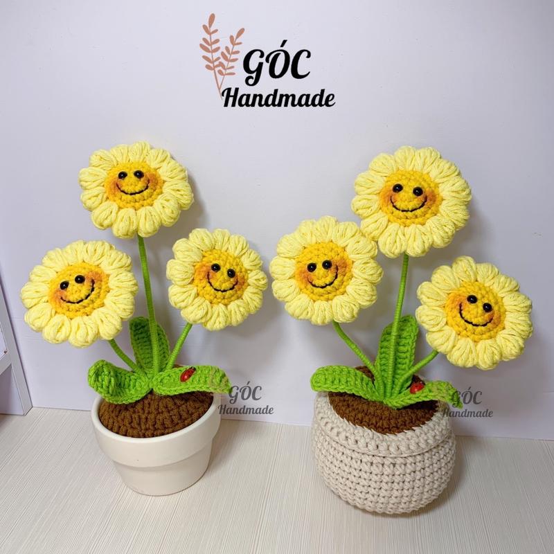 Chậu hoa hướng dương mặt cười bằng len (3 bông)