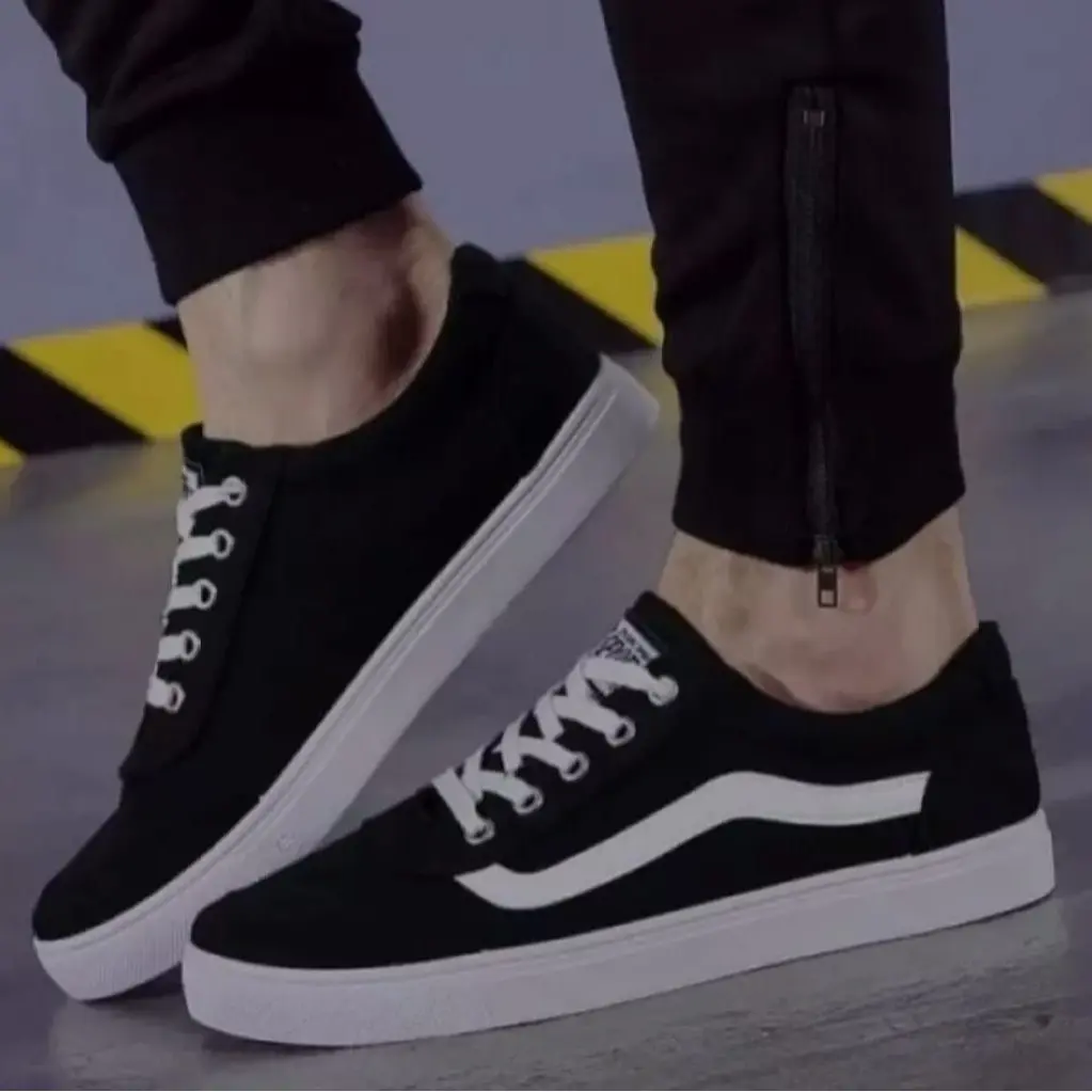 Alessha. Sepatu Sneakers Pria / Sepatu Sneakers Kasual Pria VSTrendy